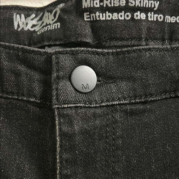 Black Ankle Cropped Jeans with Floral Embroidery - Picture 4 of 8